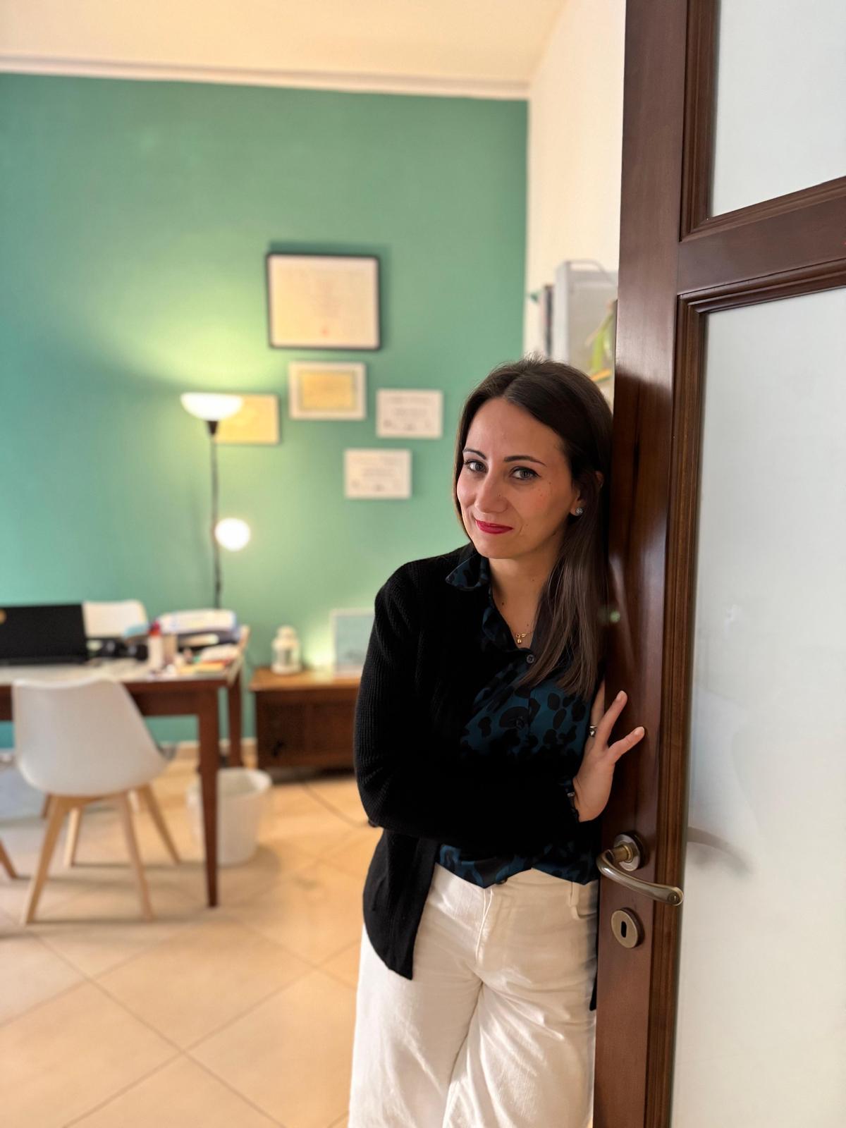 Dott.ssa Giulia Martina Alù nel suo studio